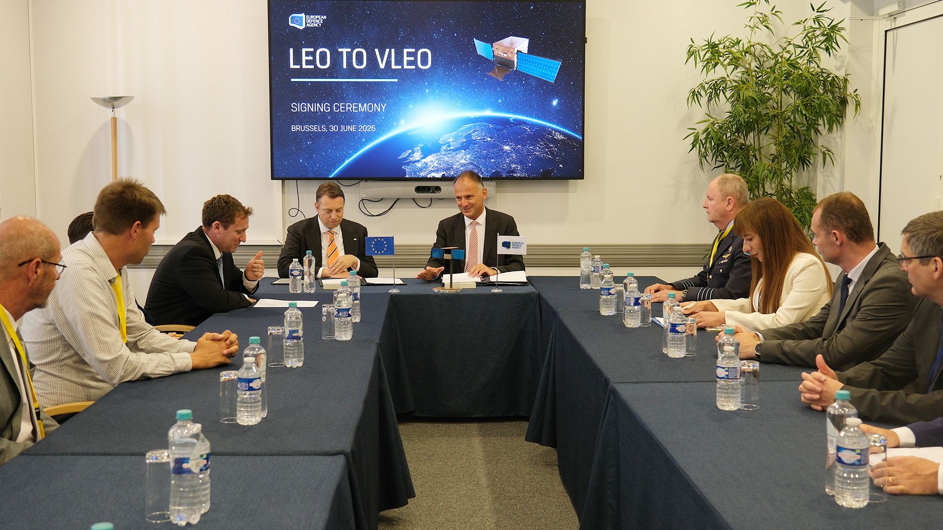 Featured image for “EDA signs with ISISPACE for LEO2VLEO satellite constellation launch”